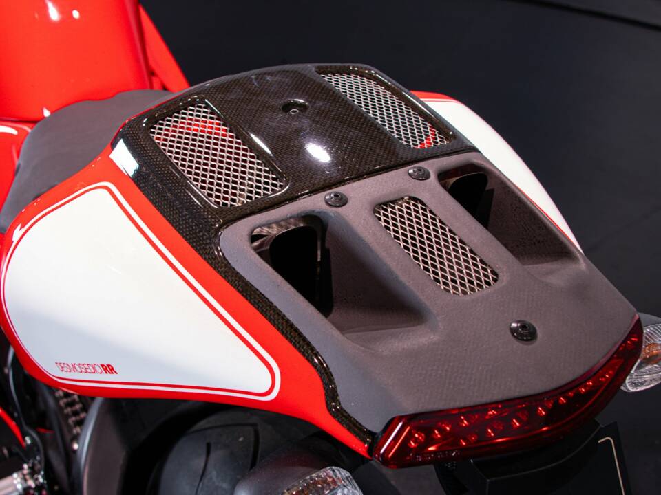 Image 21/50 of Ducati DUMMY (2008)