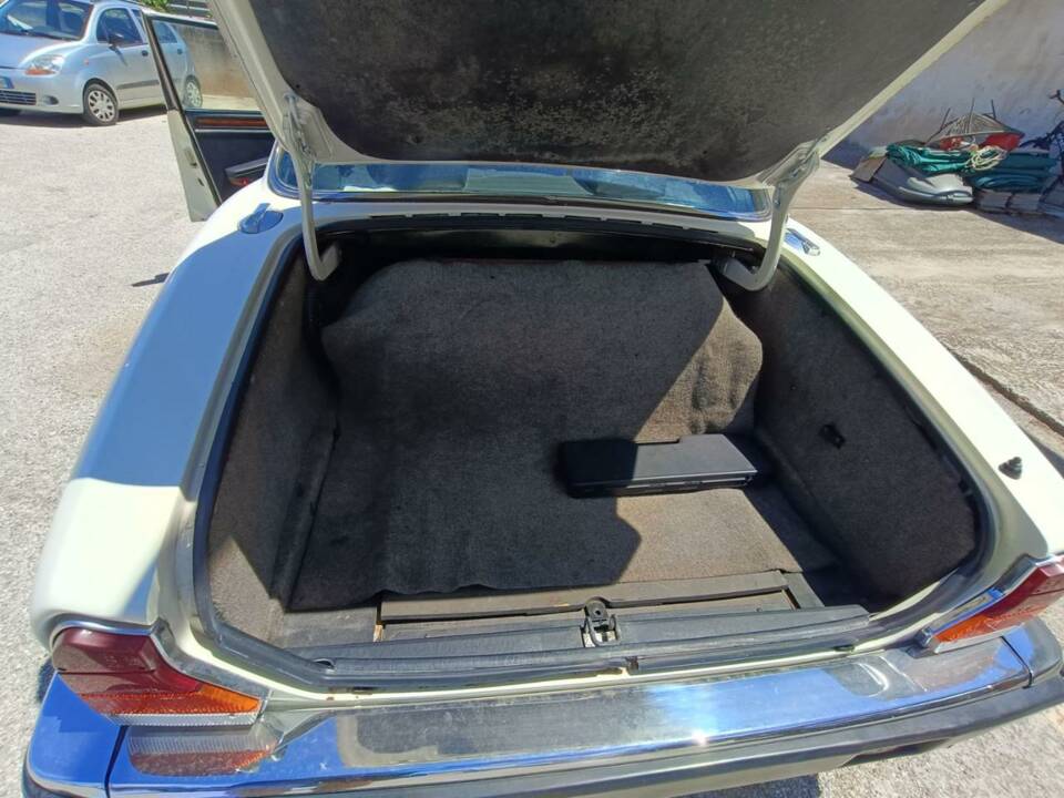 Image 20/50 of Jaguar XJ6 3.2 Sovereign (1983)