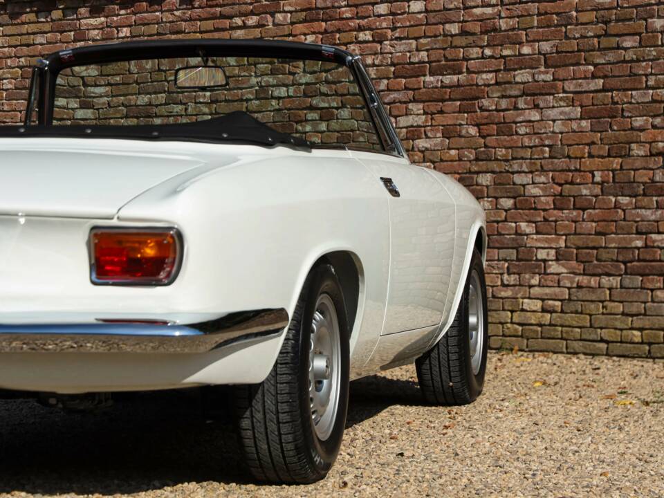 Image 44/50 of Alfa Romeo Giulia 1600 GTC (1966)