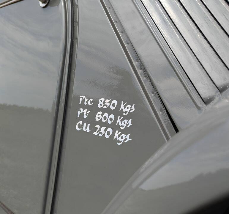 Image 5/8 of Citroën AZU (1958)