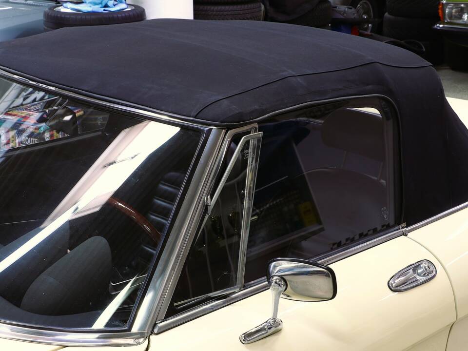 Image 25/25 of Alfa Romeo 2000 Spider Veloce (1982)