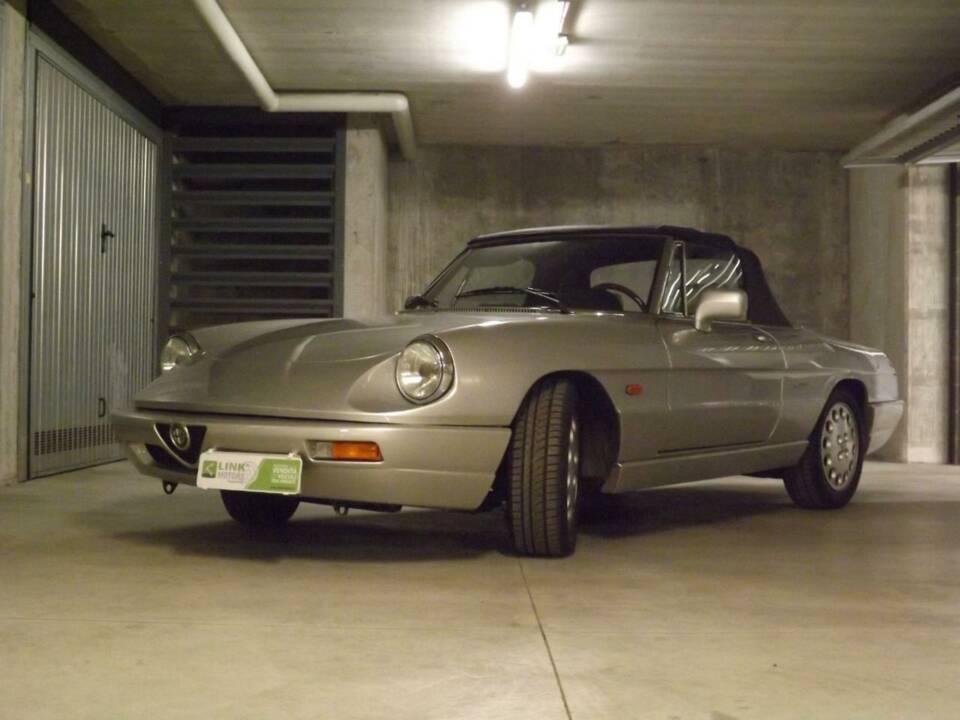 Bild 43/50 von Alfa Romeo 2.0 Spider (1992)