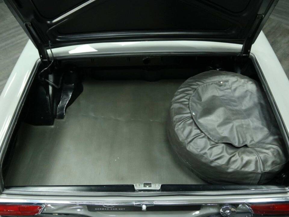 Immagine 37/50 di Mercedes-Benz 250 SL (1968)