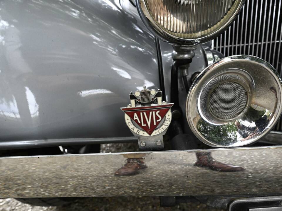 Image 33/50 of Alvis 4.3 Liter Saloon (1940)