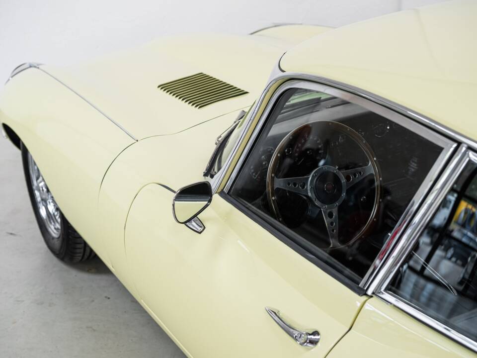 Imagen 29/40 de Jaguar E-Type (2+2) (1970)