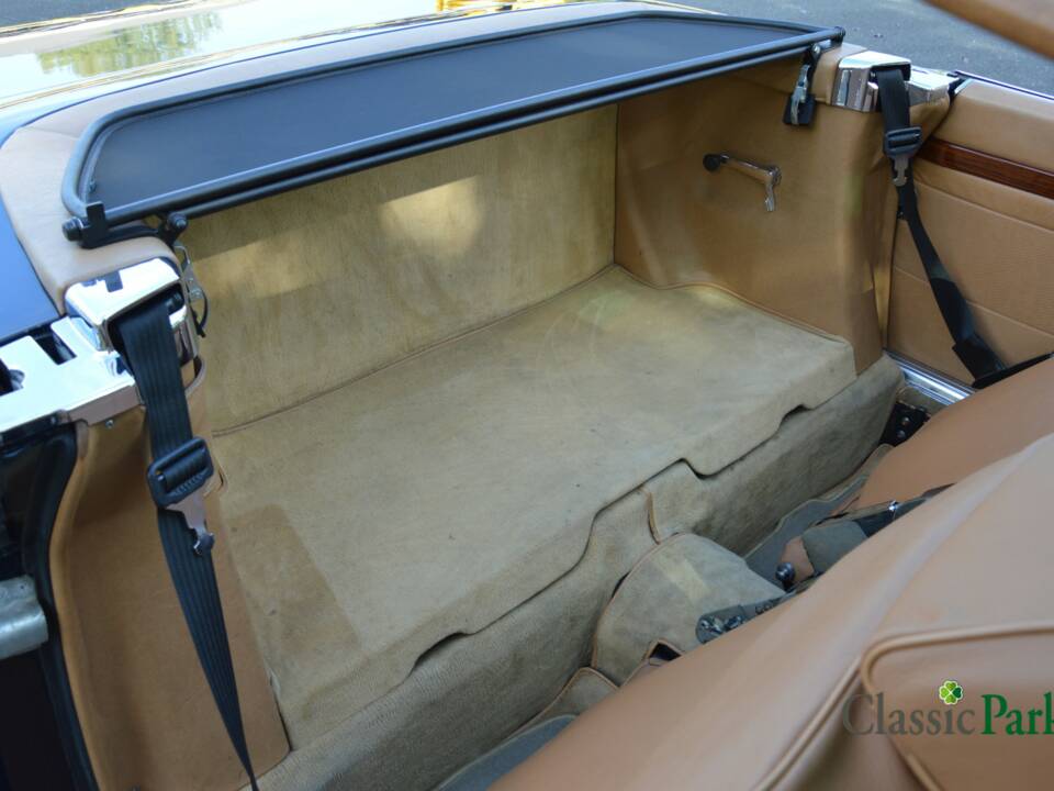 Image 43/50 de Mercedes-Benz 380 SL (1982)