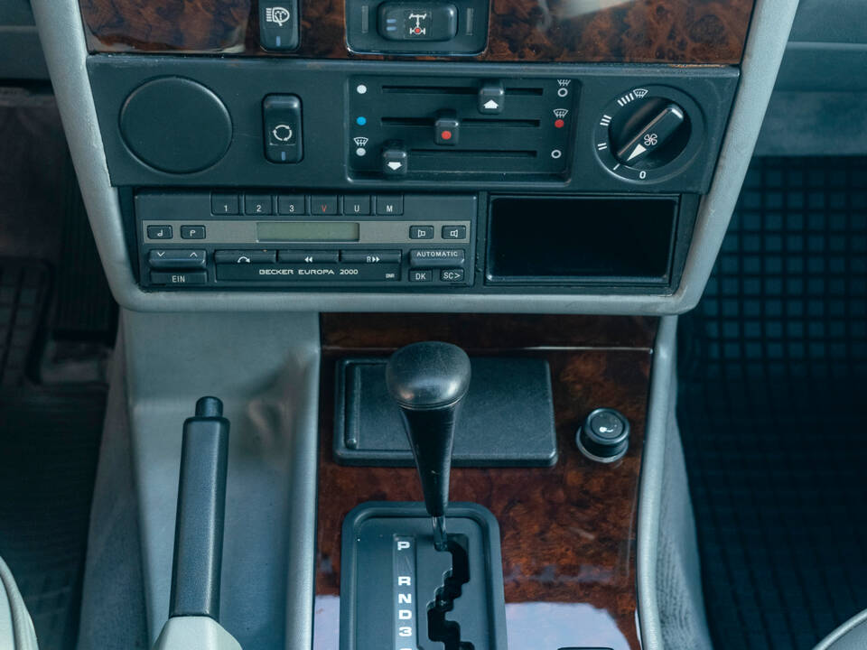 Image 12/18 of Mercedes-Benz 300 GD (lang) (1991)