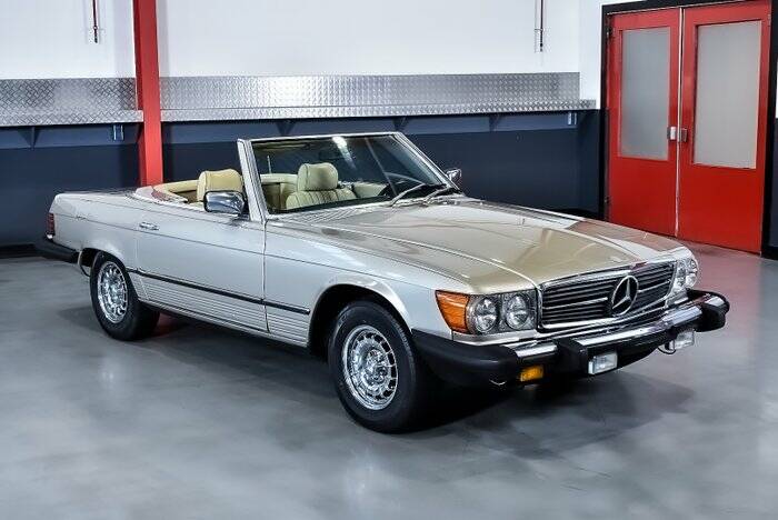 Image 6/7 de Mercedes-Benz 380 SL (1981)