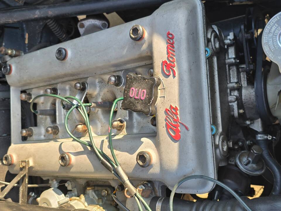 Image 38/56 of Alfa Romeo Giulietta TI (1964)