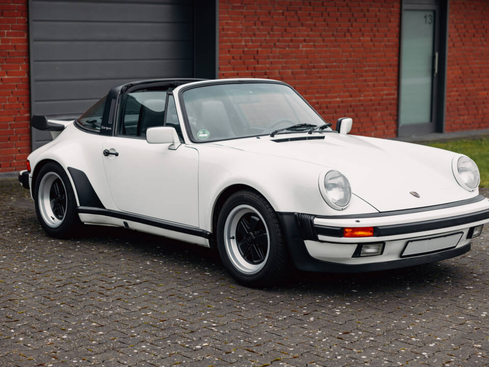 Bild 9/55 von Porsche 911 Turbo 3.3 (1988)