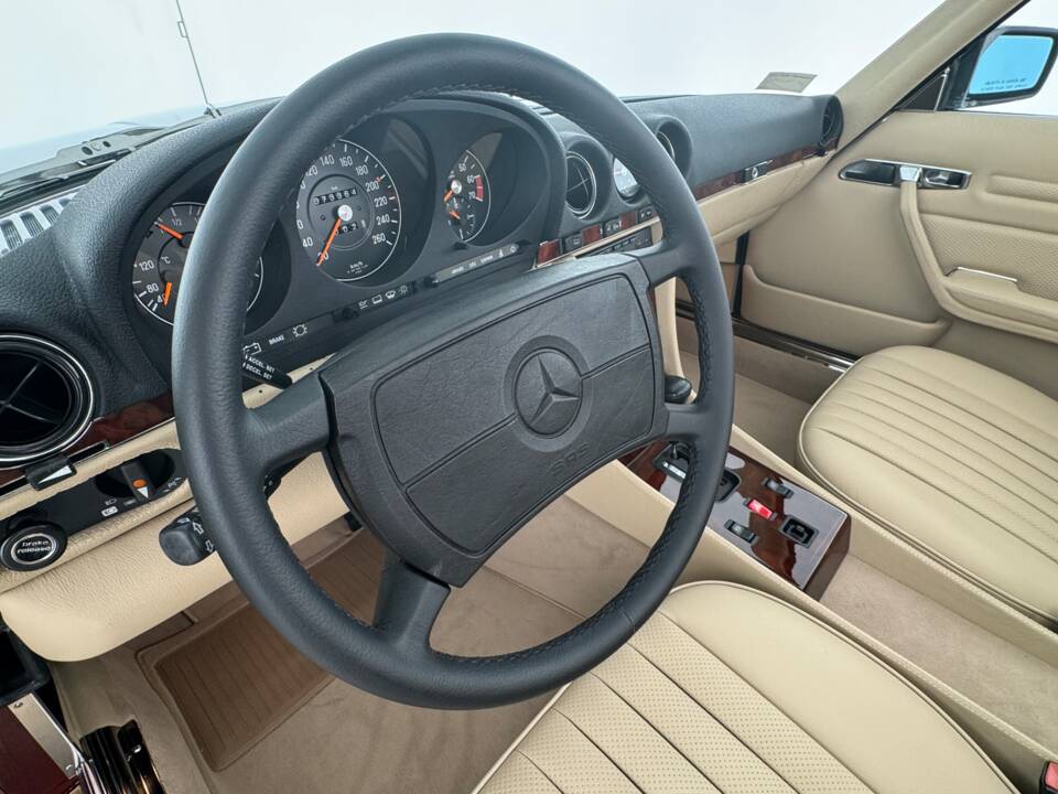 Image 39/43 of Mercedes-Benz 560 SL (1986)