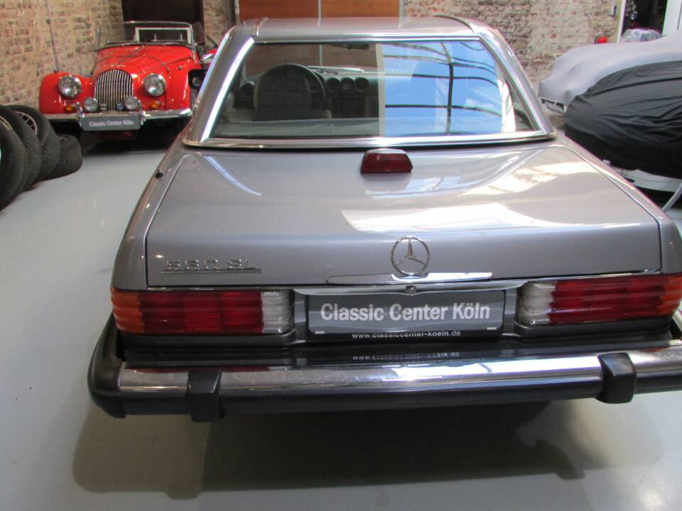 Afbeelding 4/17 van Mercedes-Benz 560 SL (1987)