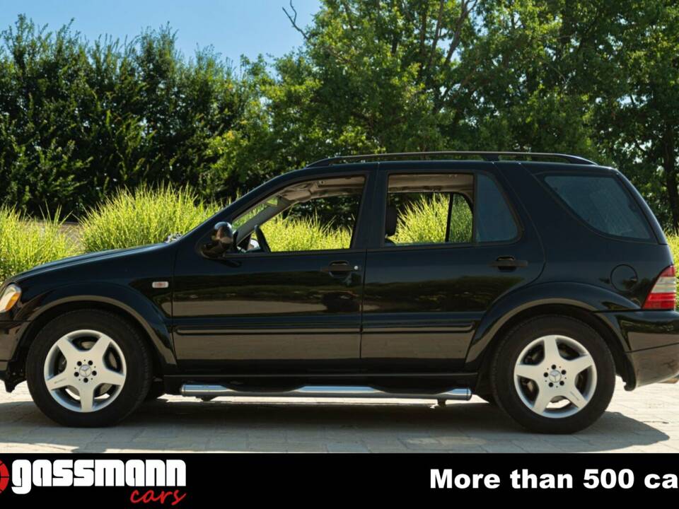 Image 5/15 of Mercedes-Benz ML 55 AMG (2000)