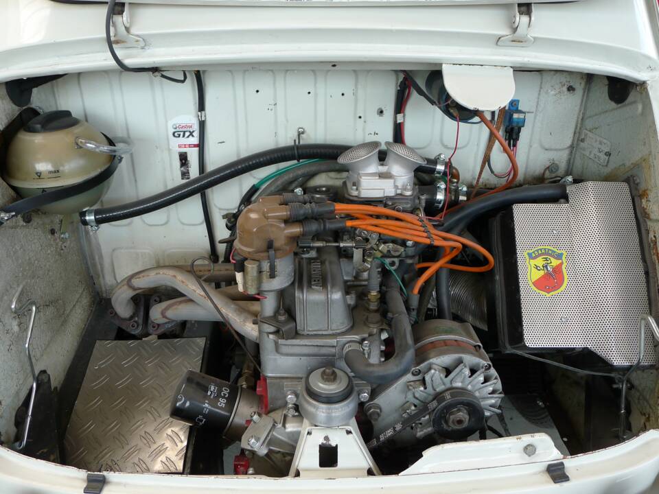 Image 11/29 of SEAT 600 D (1972)