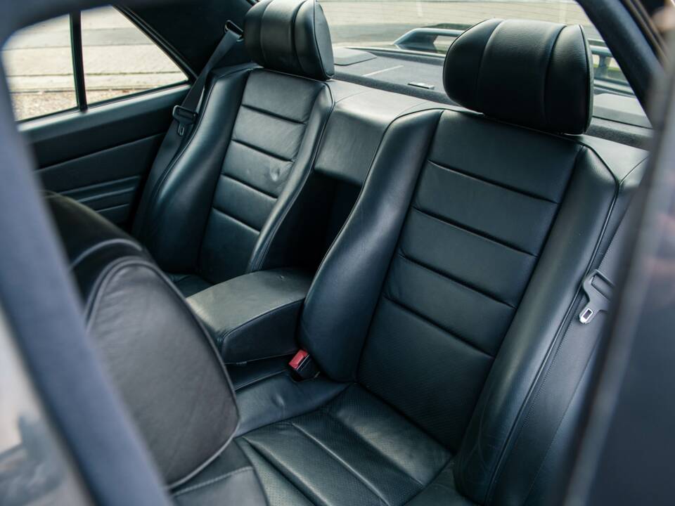 Bild 26/32 von Mercedes-Benz 190 E 2.5-16V (1992)