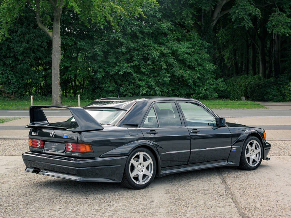 Bild 19/53 von Mercedes-Benz 190 E 2.5-16 (1991)