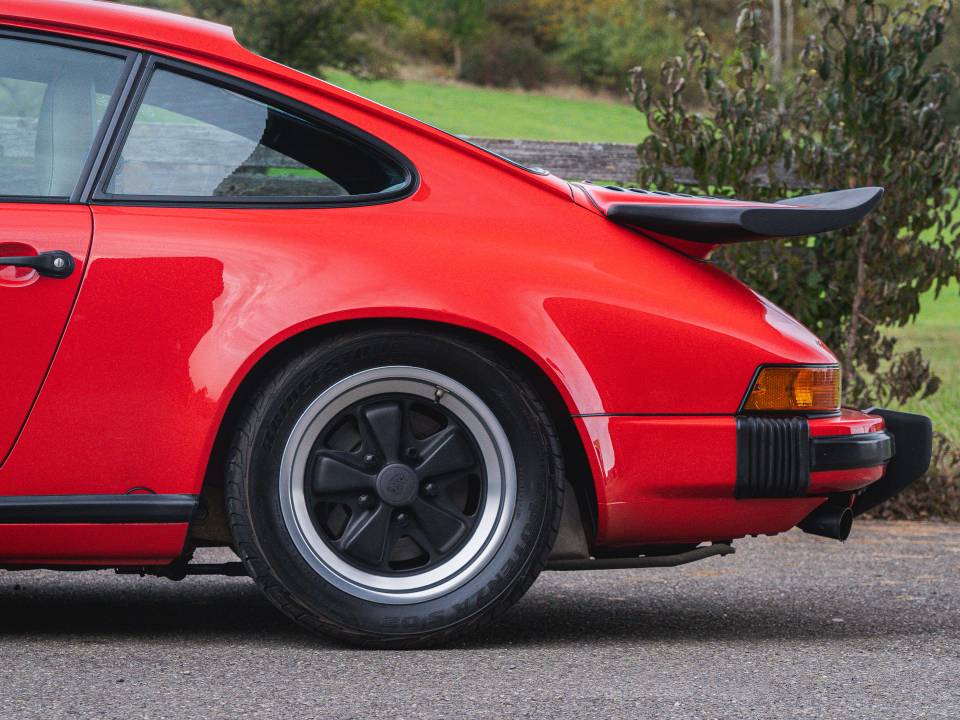 Imagen 15/34 de Porsche 911 Carrera 3.2 (1986)