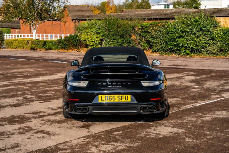 Immagine 26/50 di Porsche 911 Turbo (2015)