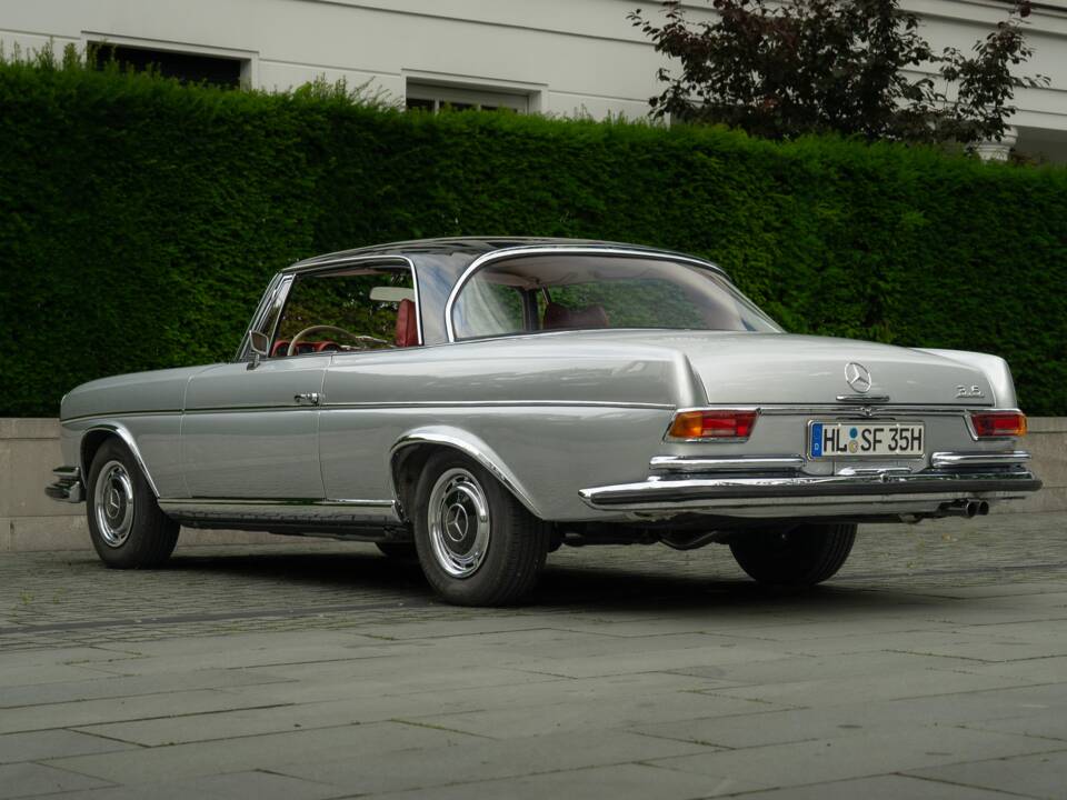 Image 18/95 of Mercedes-Benz 280 SE 3,5 (1970)
