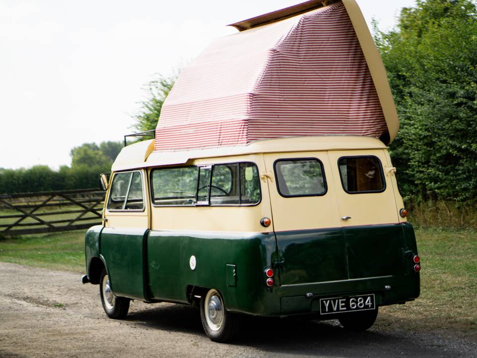 Image 31/50 of Bedford CA Dormobile (1961)