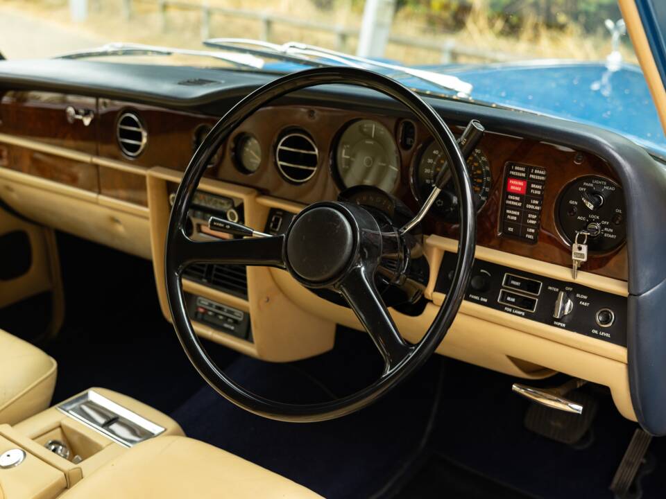 Image 46/50 of Rolls-Royce Silver Shadow II (1979)