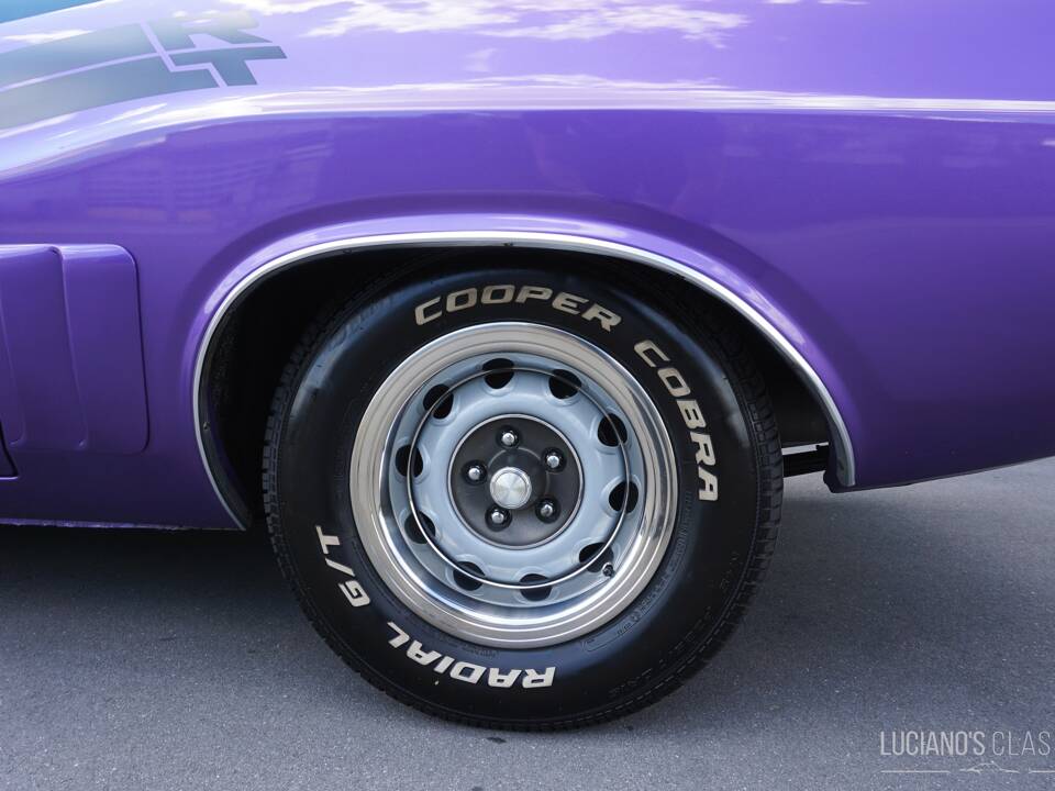 Image 23/59 of Dodge Challenger R&#x2F;T (1971)