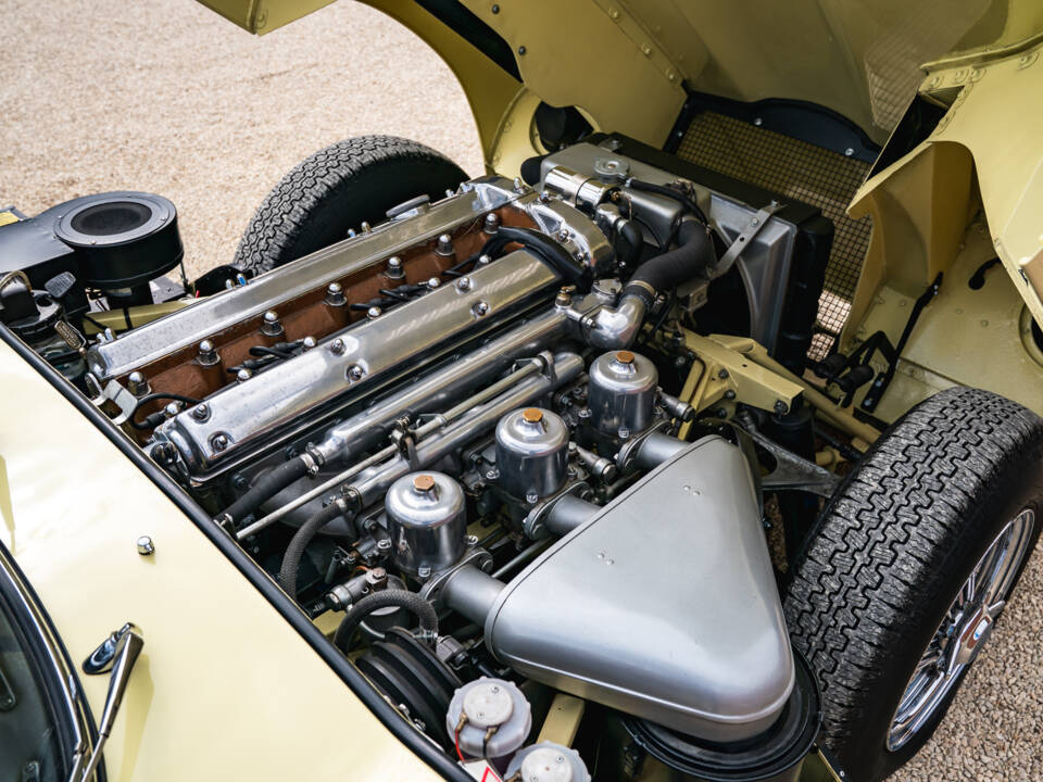 Image 34/38 of Jaguar Type E 3.8 (1963)