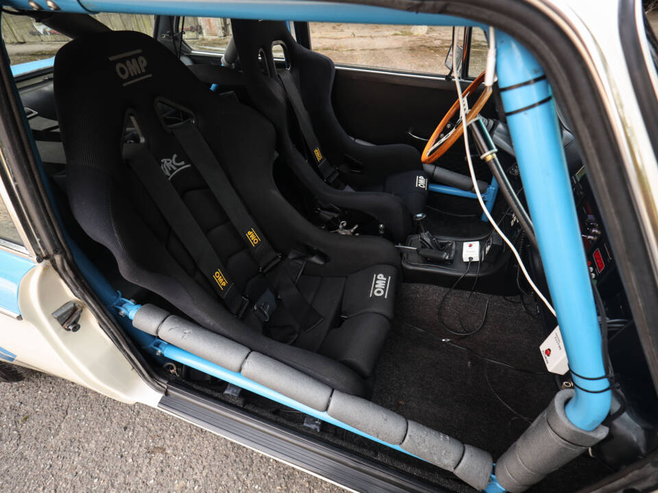 Image 15/80 de BMW 2002 (1975)