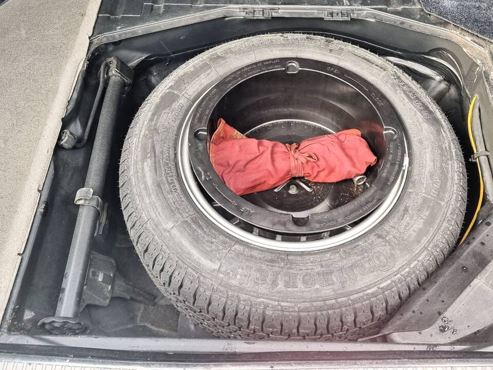 Image 9/18 de Mercedes-Benz 420 SEL (1987)