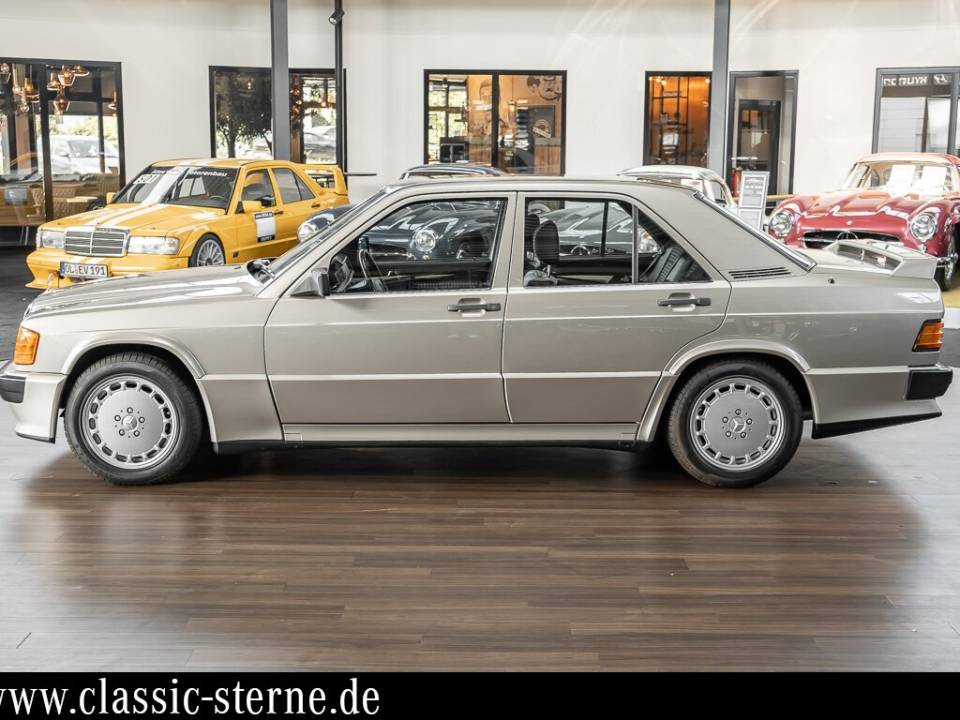 Image 2/15 de Mercedes-Benz 190 E 2.3-16 (1986)