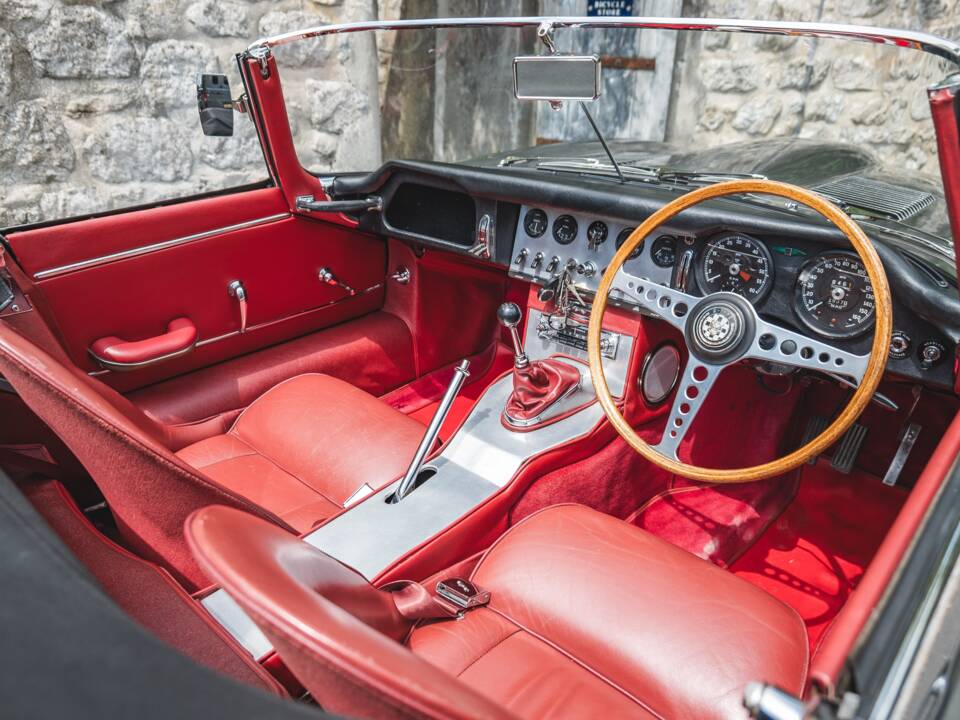 Image 4/50 of Jaguar Type E 3.8 (1963)