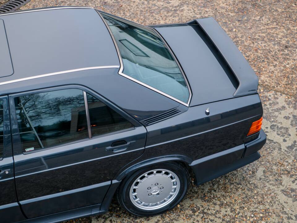 Bild 14/32 von Mercedes-Benz 190 E 2.5-16V (1992)