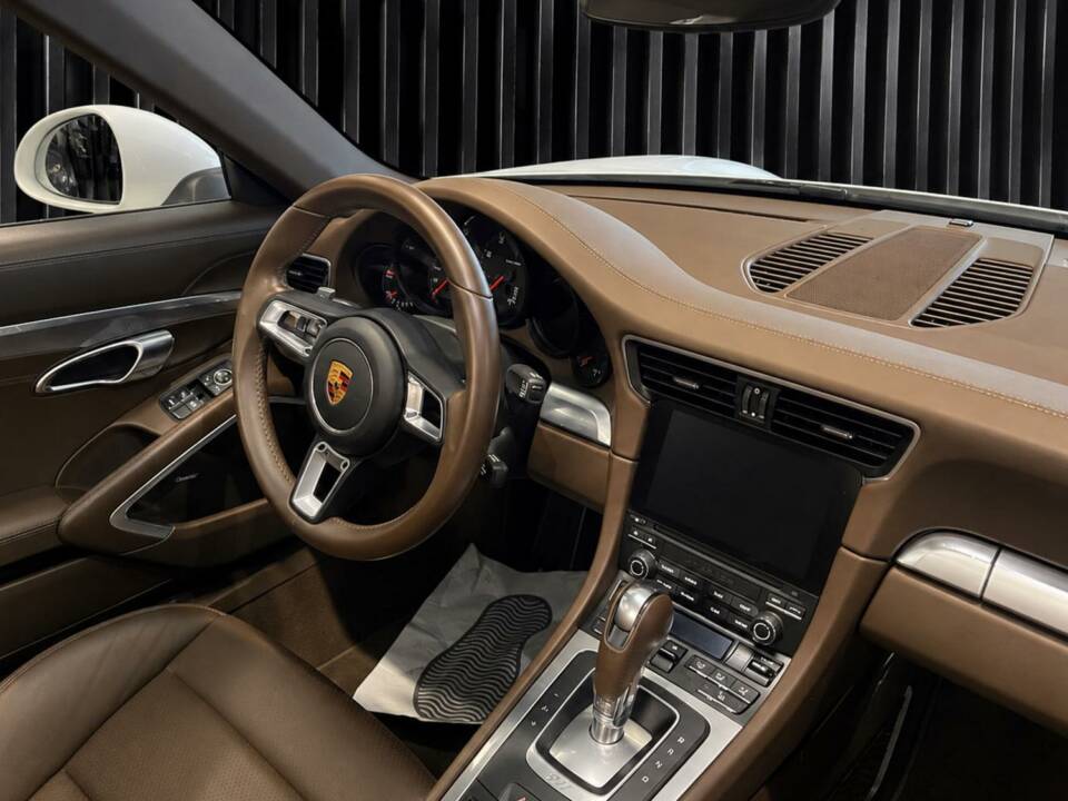 Bild 3/4 von Porsche 911 Carrera (2017)