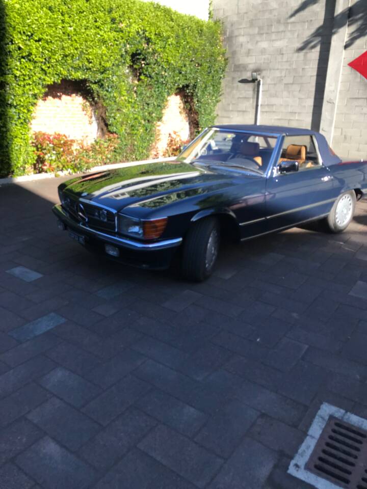 Image 11/53 de Mercedes-Benz 380 SL (1988)
