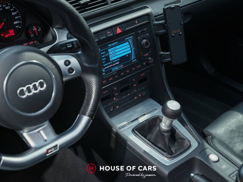 Image 19/22 of Audi RS4 Avant (2007)