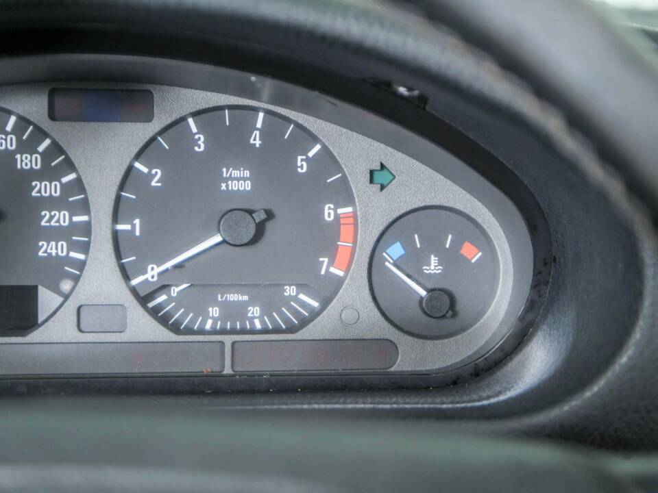 Bild 13/50 von BMW 318i (1996)