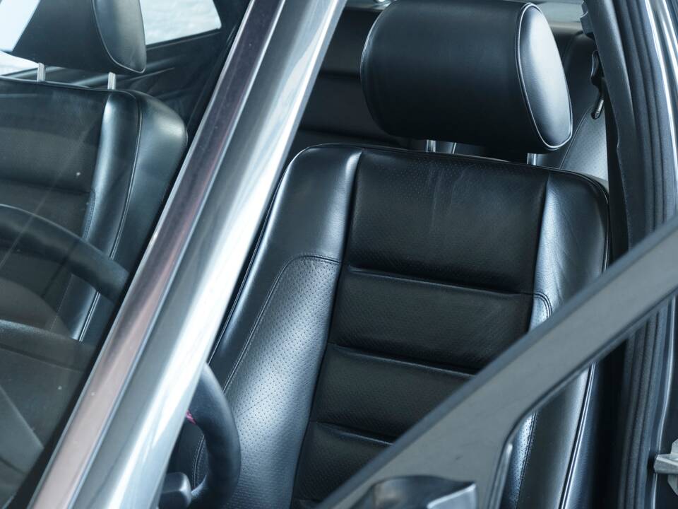 Bild 42/50 von Mercedes-Benz E 500 (1993)