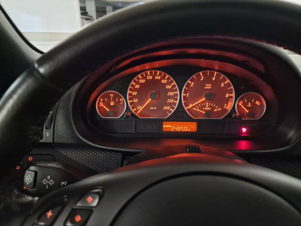 Immagine 14/61 di BMW 330Ci (2004)