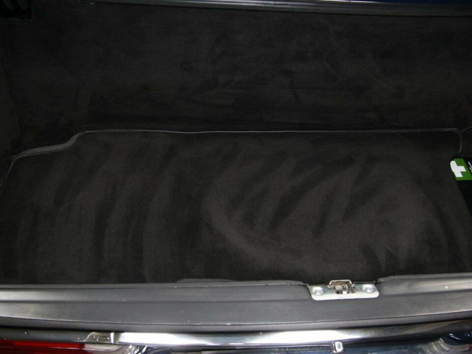 Image 22/30 of Mercedes-Benz 300 SL (1986)