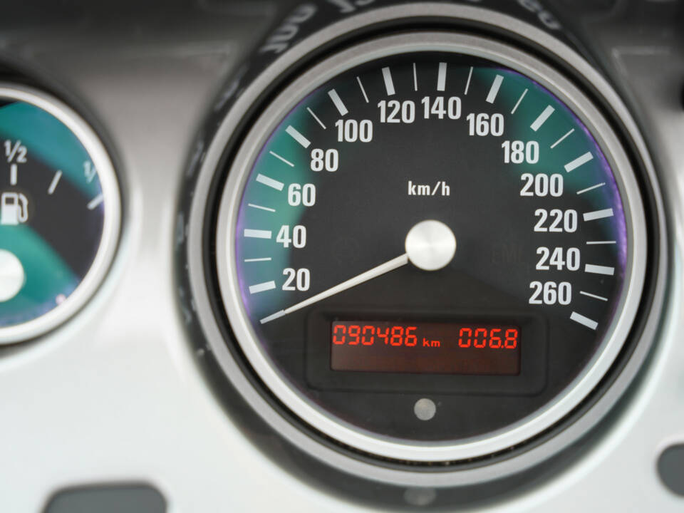 Image 43/50 of BMW Z8 (2000)