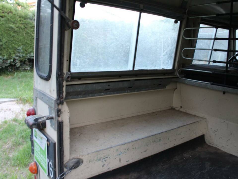 Image 18/33 of Land Rover 88 (1984)