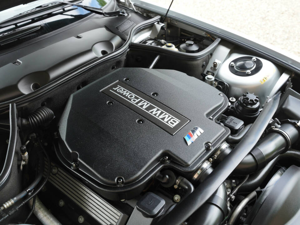 Image 17/50 of BMW Z8 (2000)