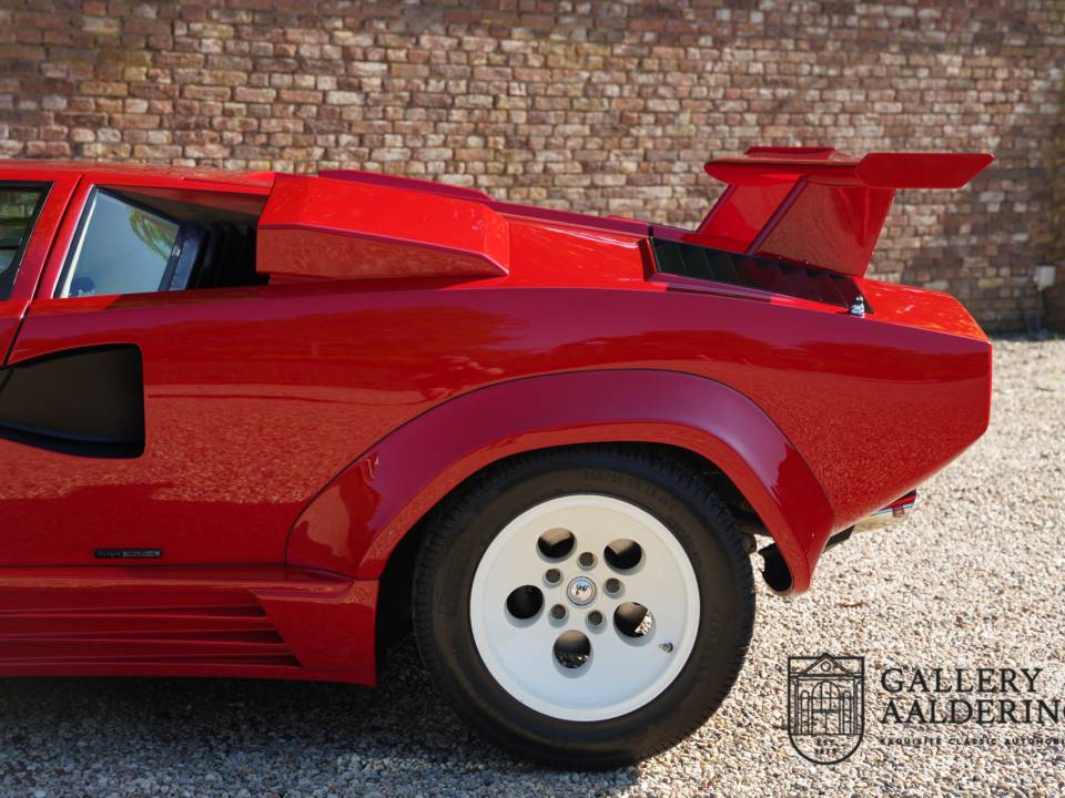 Bild 13/50 von Lamborghini Countach LP 5000 S QV (1988)