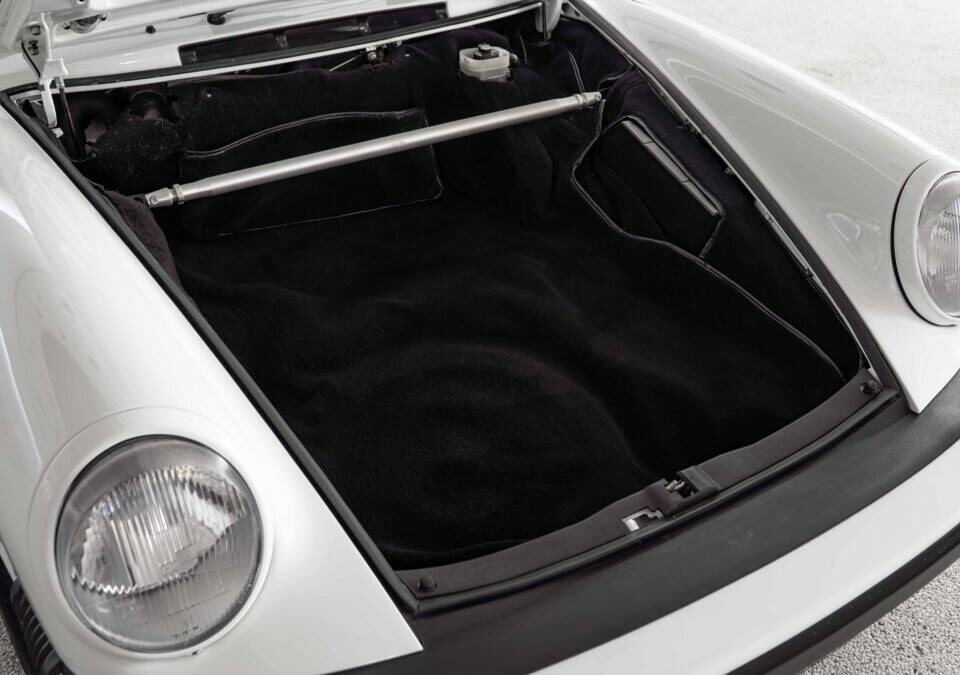 Bild 27/30 von Porsche 911 Carrera 3.2 (1987)