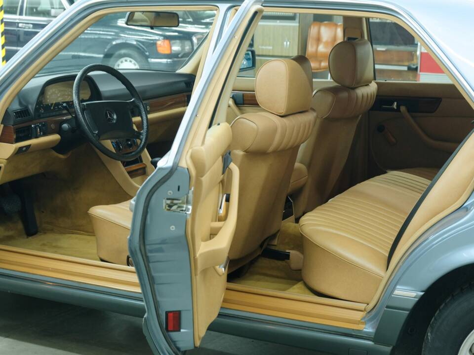 Bild 47/50 von Mercedes-Benz 420 SE (1988)