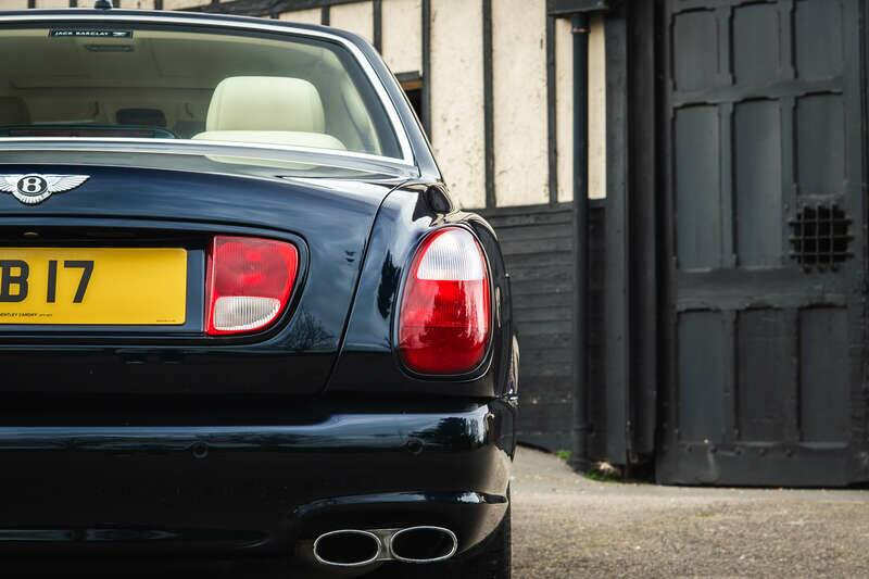 Image 22/47 of Bentley Arnage T (2005)