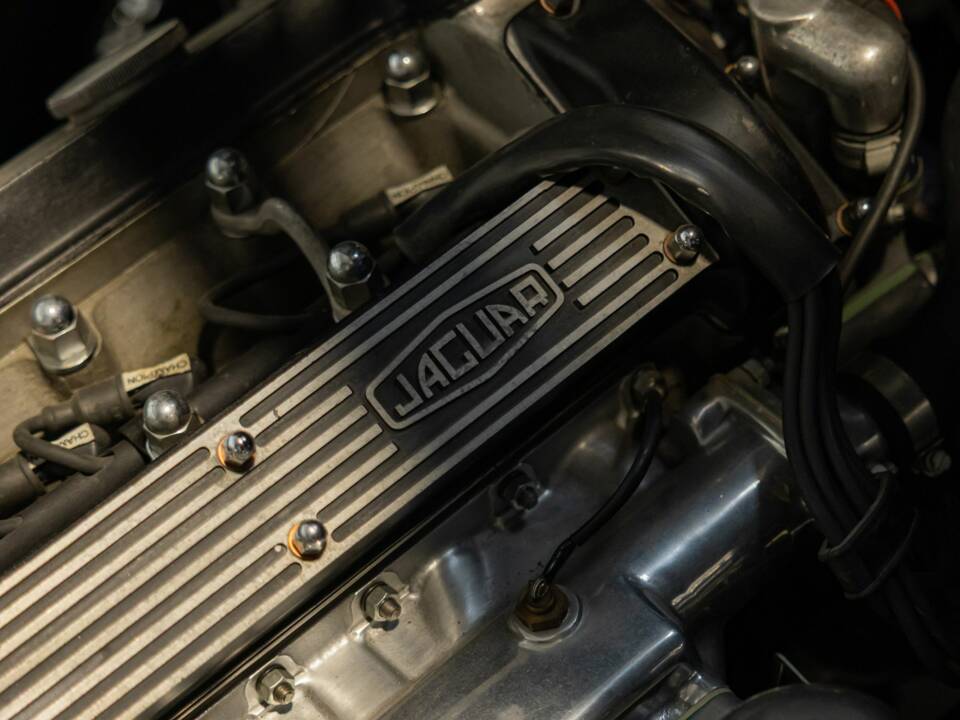 Image 49/50 de Jaguar E-Type (1969)