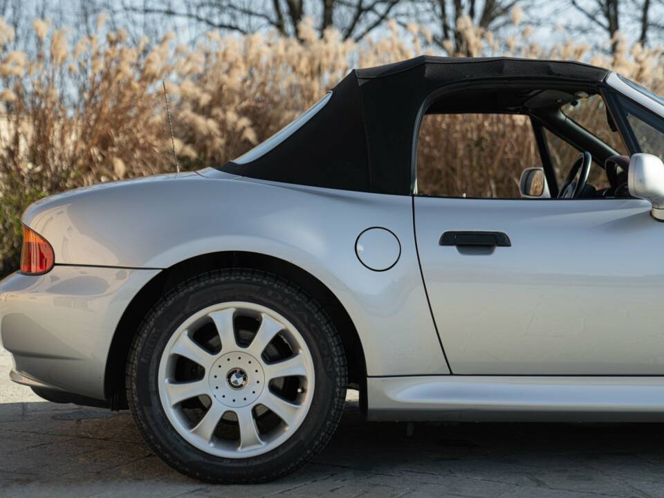 Bild 16/49 von BMW Z3 3.0i (2001)