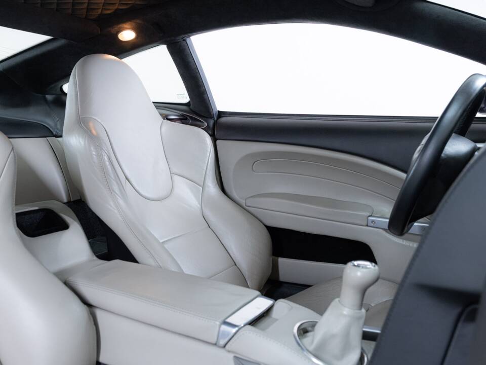 Image 19/31 de Aston Martin V12 Vanquish (2004)