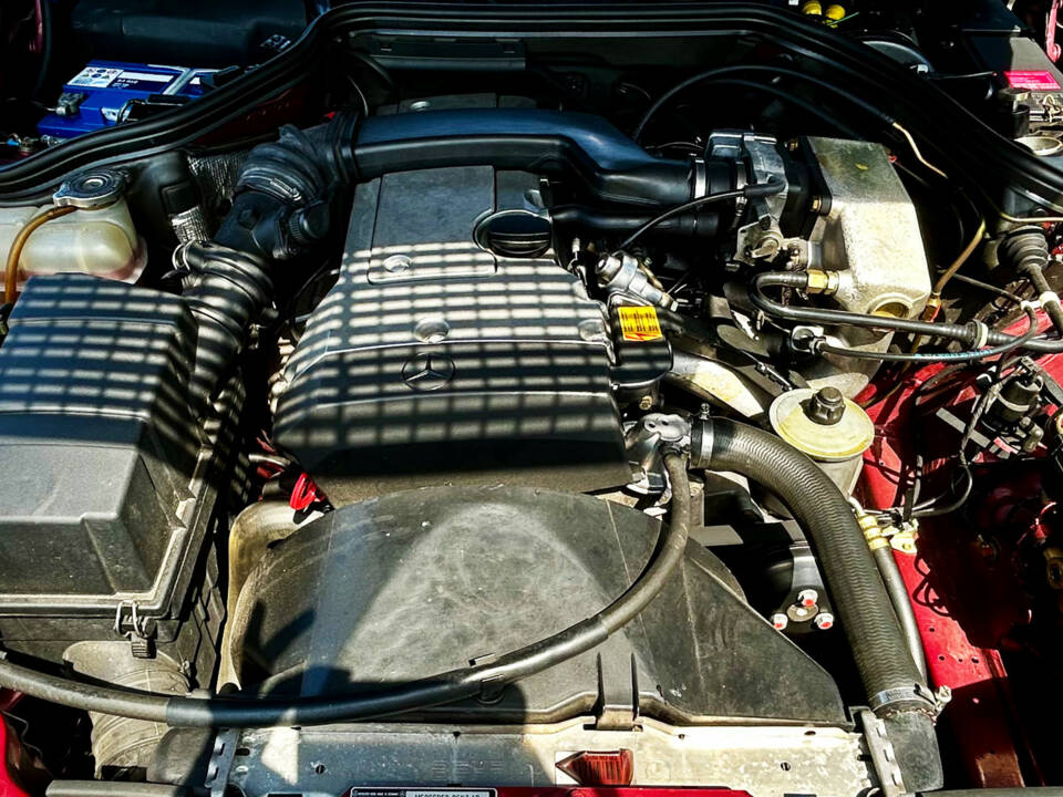 Bild 7/9 von Mercedes-Benz E 220 (1994)